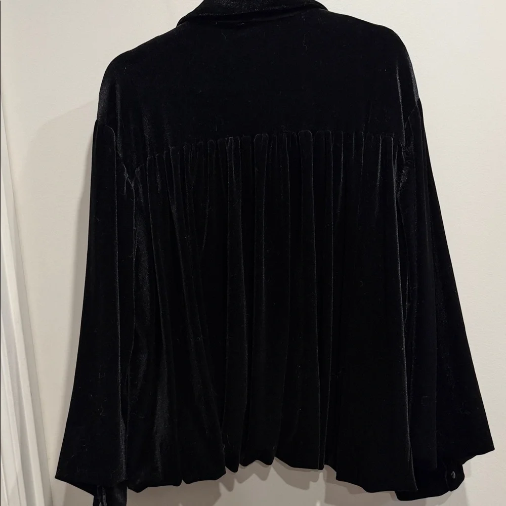BiBi Black Velvet Button-Up Top. Hardly worn. - Picture 3 of 5